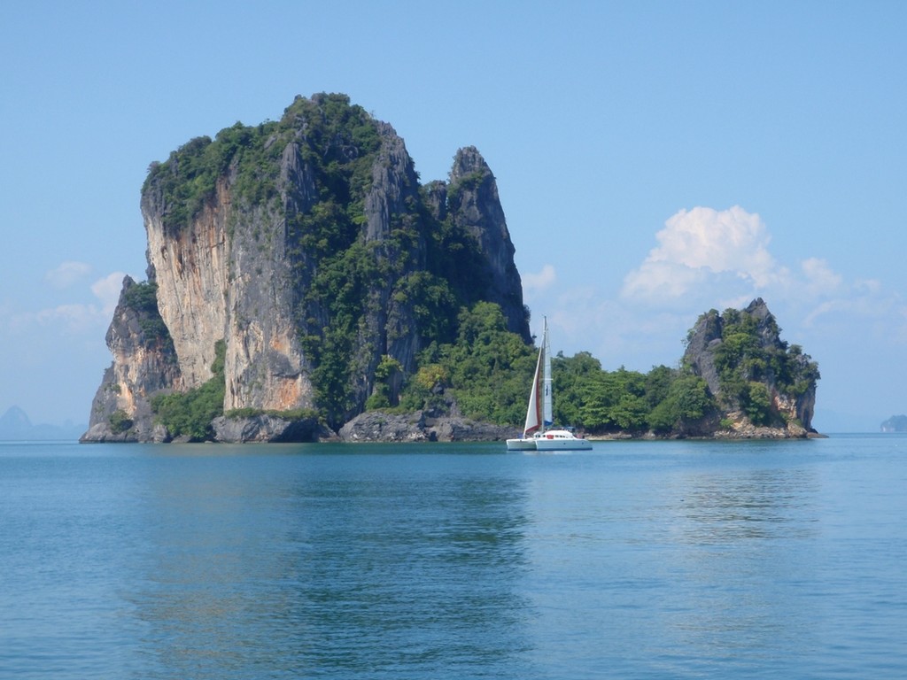 Sailing in The Andaman Sea © Maggie Joyce - Mariner Boating Holidays http://www.marinerboating.com.au